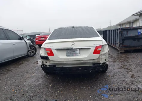 2010 Mercedes-Benz E 550 4Matic из США, поврежденный, VIN WDDHF9AB5AA114390
